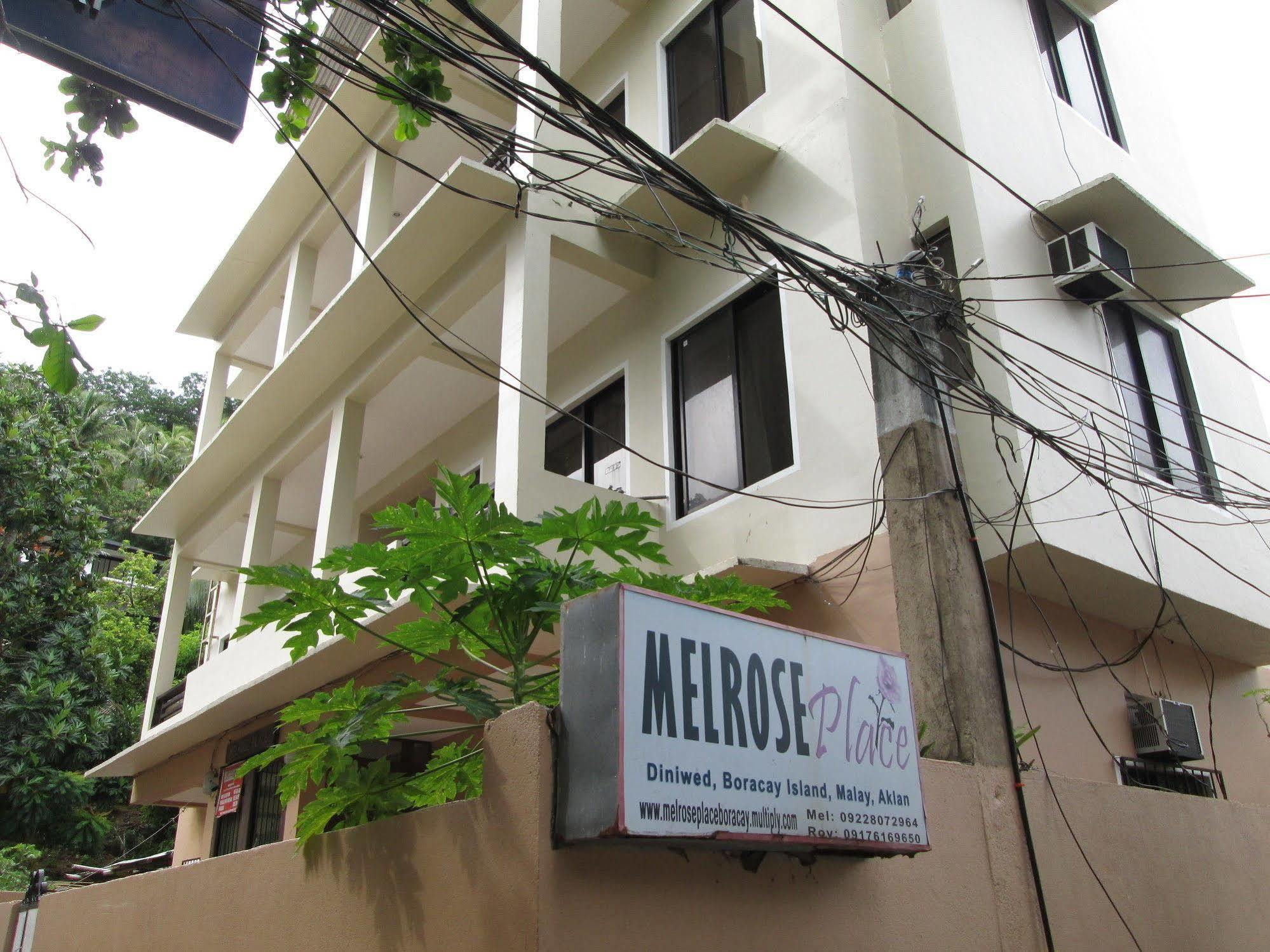 Melrose Place Balabag  Экстерьер фото